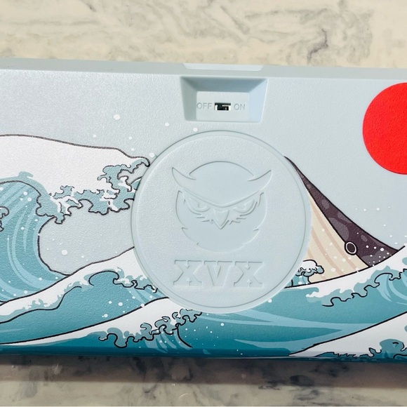 Wave Design Mechanical Keyboard - Picture 5 of 5